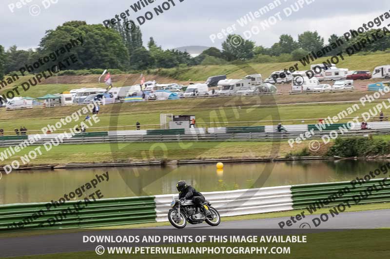 Vintage motorcycle club;eventdigitalimages;mallory park;mallory park trackday photographs;no limits trackdays;peter wileman photography;trackday digital images;trackday photos;vmcc festival 1000 bikes photographs